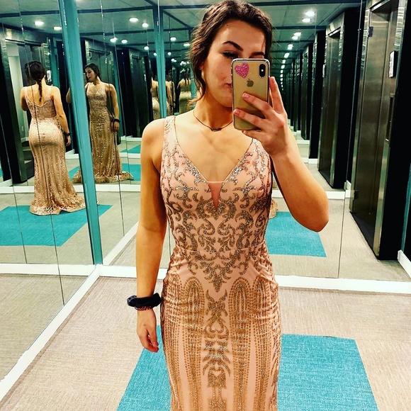 Prom dress - Picture 1 of 1